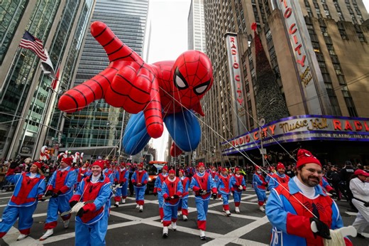 Macy’s Thanksgiving Day Parade dazzles big crowd in Manhattan