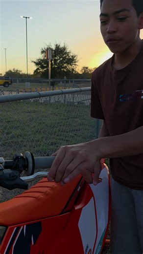 bro thought it was a rear break😭😭😭#bikelife #racing #ktm #450sxffactory #450 @KTM @Warp 9 Racing Official