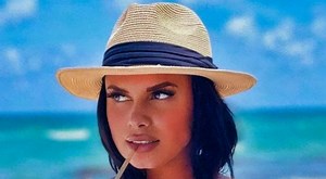 Fox Sports' Joy Taylor Unveils Jaw-Dropping Look At Her Snakeskin Outfit (PIC)
