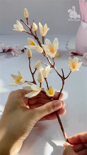 petalpale on Instagram: "DIY clay flowers ✨🤍|cold porcelain clay . . . #diyflowers #flowermaking #clayflowers #instacrafts #coldporcelain"