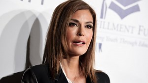 Teri Hatcher Writes Open Letter to Donald Trump Detailing Childhood Sexual Assault | THR News