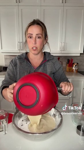 These are the best chocolate chip muffins ever #chocolatechipmuffins | chocolate chip muffins