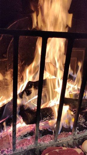 78 reactions · 30 shares | Le Grand Café c'est tout ça  Viandes et poissons grillés, burgers indécents, raclette individuelle et savoureuse, assiettes généreuses pour des moments hypra gourmands !  Gault&Millau France Petit Futé | Le Grand Café | Facebook