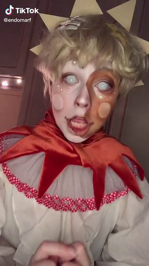 Sundrop and Moondrop Cosplay Security Breach at Sunrise