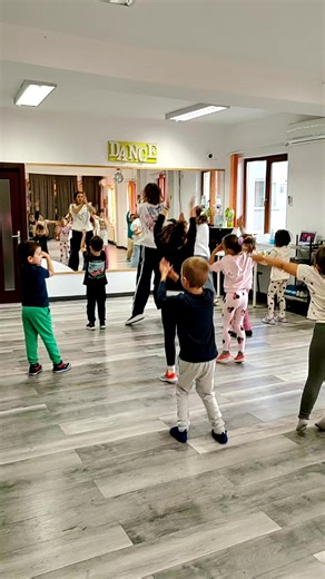 935 reactions · 22 shares | Streetdance mini. Pentru că în fiecare...