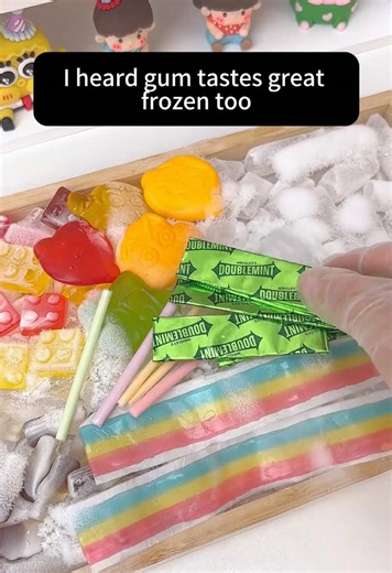 Freezing Snacks with Dry Ice: A Satisfying Taste Test