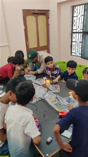 Robotic Classes #robotics #robot #roboticclass #eazytronic