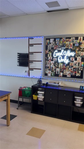 2026 classroom set up 😍 #teachersoftiktok #classroomsetup #teacher #maleteacher #classroom