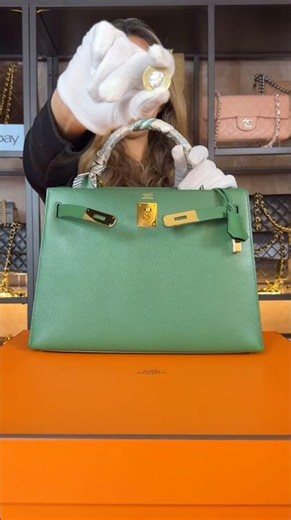 Hermes Kelly 32 Vintage Handbag will be auctioned on EBay UK on the 28th June at 9pm #hermesbag