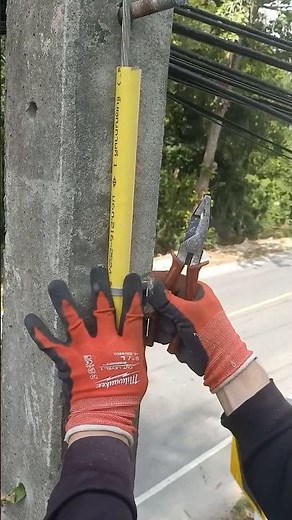 😱 Watch Linemen Install Ground Wires on Utility Poles! ⚡#GroundWire #Lineman #utilitywork