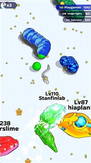 Brave Small Snake Fights a Giant Snake #snakegame #epic #shorts