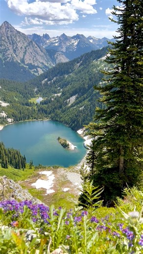 326K views · 7K reactions | The kind of views you’ll see hiking in Washington’s North Cascades | Lukekellytravels | Facebook