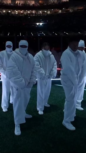 peekaboo 🫣 @kendricklamar #AppleMusicHalftime | NFL
