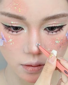 841K views · 1.8K reactions | Beautiful and unique makeup look | Bloom | Facebook