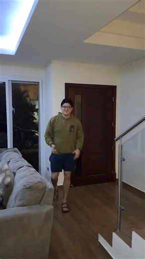 Ana Sofia Ordoñez on Instagram: "Proof that carb loading is better with friends y obvio buena comida🤤😂 10/10 @casu.hn , carbload on pointtt🔥🔥 #running #carbload #carbloading #runner #runners_of_insta"