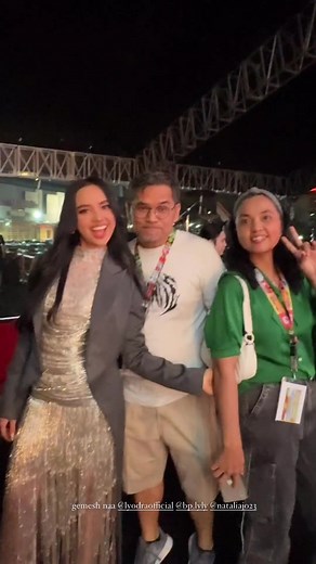 Keluarga Lyodra, Keluarga Cemara Lyodra dan Mamak Bapak Album Baru Lyodra #lyodra #janganpernahkembali #lyodrajanganpernahkembali #sampaikanrindu #lyodrasampaikanrindu #sanasinimau #lyodrasanasinimau #malumalutapinyaman #lyodramalumalutapinyaman #lyodramelangkah #lyodratakdianggap #takdianggap #takselalumemiliki #lyodraego #sangdewi #albumlyodra #albumkedualyodra #fyp #hotnews #laguviral #spotify
