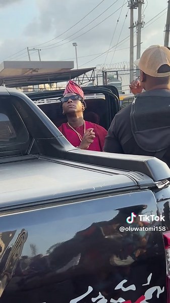 Bella Shmurda Creates Memorable Moments at Concert