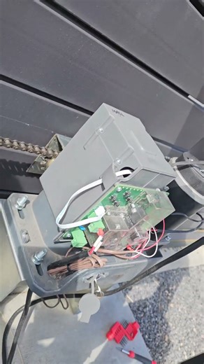 AMZBN114-0945900-9889009 NOT CHARGING