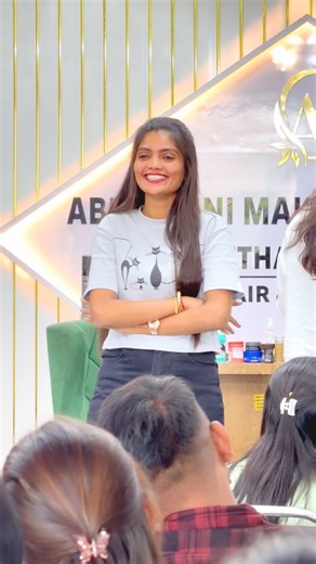 Geetha C on Instagram: "Candid one👀……….🥰 @geetha_artistry_ #candid #videography #shy"