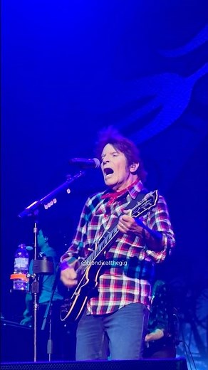 Bad Moon Rising - John Fogerty (Live in Paris, 2025) #johnfogerty #rock #creedenceclearwaterrevival