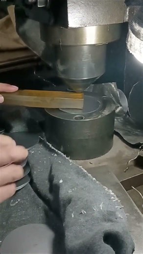 Small Metal Plate Pressing with Hydraulic Press #HydraulicPress #MetalWork #Manufacturing