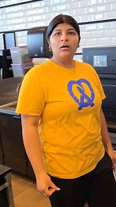 234K views · 1.7K reactions | Woman goes off on Starbucks manager because the line was to long, and she caught her digging in the garbage and not washing her hands! 冷廊 | Masum The Motivator | Facebook