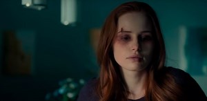 Madelaine Petsch, de 'Riverdale' a protagonizar la inquietante peli 'Sightless' en Netflix