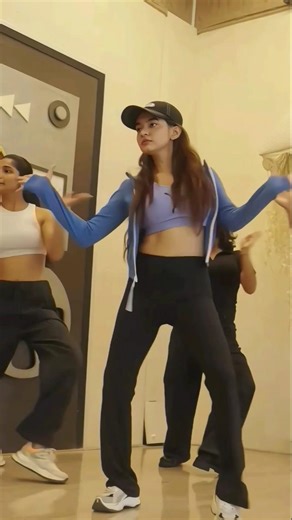 Anushka Sen Dance With Song ‎⁨@SolankiPop #anushkasen #anushka #dance #song #shorts #bollywood