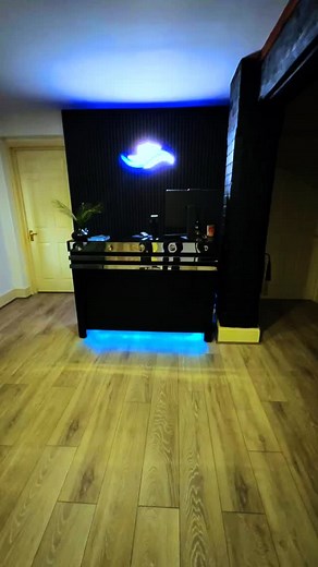 Experience deep relaxation and faster recovery with Red Light Therapy Dry Hydrotherapy Massage at Dream Float & Wellness Spa ✨ Boost collagen, ease muscle tension, and feel renewed in minutes. 📍 Kenilworth | Book your wellness session today! | Dream Float & Wellness Spa