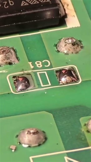 Handheld manual soldering station – Compact yet produces extremely stable welds 🔧