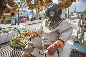 17K views · 278 reactions | Ever wonder why Tarpon Springs is considered the “Sponge Capital of the World?” It’s because Greek sponge divers settled there after the discovery of natural sponge beds in the early 1900s! Get to know the history of the Tarpon Springs Sponge Docks by going on a Sponge Diving Exhibition with St. Nicholas Boat Lines, Inc. 什 #TarponSprings #LiveAmplified | Visit St. Pete-Clearwater | Facebook