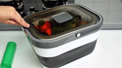 Collapsible Compost Bin for Kitchen Countertop 3.2 Gallon Compost Bucket for Kitchen with Lid Odorless Compost Bin Countertop with 20 Compost Bags and 1 Carbon Filters