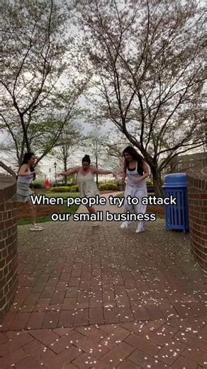 The amount of love we’ve received in the last 24 hours overshadows ANY of the hate 🤟🏻❤️ @jenna.and.her.gents @hotmess.momma.of.4 #weloveyou #smallbusiness #family