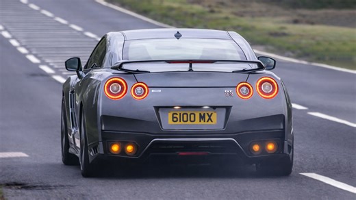 Nissan GT-R acceleration and exhaust sound highlights