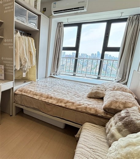 shanghai Apartment | 2026 New Year Offer is here! 🧧🎊 Sign a one-year lease and get one month rent-free. DM for details. 🧑‍🤝‍🧑for students&expats 📍Jinan Apartment: 2500¥ - 4000¥ 📍Jiading Apartment: 2800¥ - 3500¥ 📍Minhang Apartment:1800¥ - 2500¥ we offer： • Studio / one-bedroom flat 🏠 • Fully furnished: kitchen🍳/bathroom/double bed🛏️/desk/sofa🛋️/wardrobe • student friendly:Near Tongji/Fudan/Shanghai Uni ,with free shuttle bus • Long & short-term leases available • Perfect location: nea