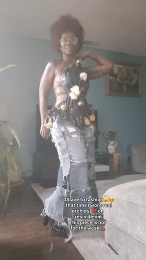 "The Venus" I'm a Slave to fashion 梁! Denim resin sculptured piece /resin flower. I love this piece it made me feel so strong and powerful! This piece is not for the weak!凉梁 Full disclosure: this piece is only for specific special shoots! It's not for wearing out! #resin #denim #nfrradenimcollection #realflowers #resinflowers #custommade #customdenim @nfrradenimcollectioncustom | Raynelle Benjamin Chapman | Facebook