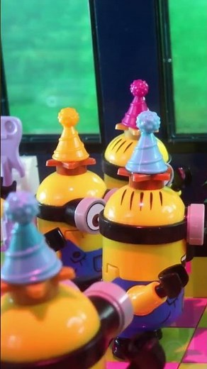 Party-bus | LEGO MINIONS #Shorts