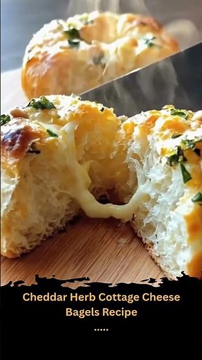 Cheddar Herb Cottage Cheese Bagels (Low-Carb & Protein-Packed)