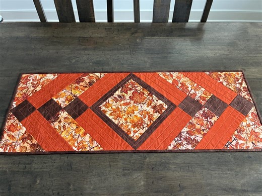 Quilted Table Runner**Autumn Leaves Table Runner**Handmade Quilted Fall Dining Table Decor