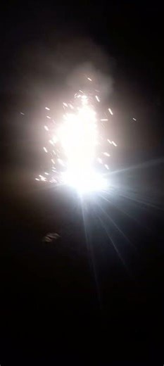 Awesome Fountain fireworks with Light flashing at the end..😍