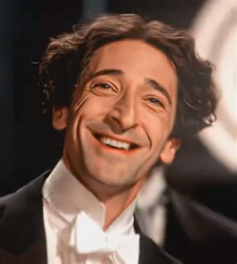 You Won’t Believe How He Freed Himself! 🗝️ #Houdini