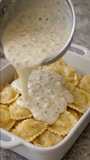 Creamy Ravioli Bake 🧀🍝