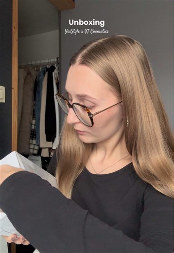 Unboxing de mon colis @YesStyle X @vtcosmetics.official 📦✨ J’ai un code de réduction sur le site de YesStyle : BRITNEY00 (double zéro) Merci beaucoup ! 🫶🏻 *produits offerts #prunboxing #unboxingyesstyle #yesstyle #vtcosmetics