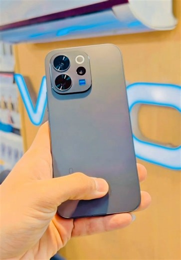 VIVO V70 5G: First Look and Impressive Features