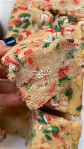 Kylie on Instagram: "white chocolate sprinkle blondies 💚 COMMENT “recipe” & I’ll dm you the link! [christmas, Christmas baking, holiday baking, holidays]"