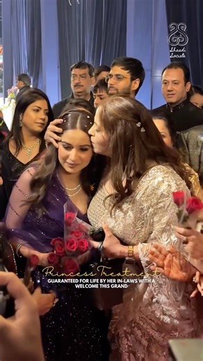 Nikhil & Kashish on Instagram: "A warm welcome for Kashish by her new family! 🧿 Shot & Curated By : @shaadisocials Bride : @kashishroghaa Bride’s Outfit : @vvanivats [ Wedding, Welcome, Indian, Bride Baraat, Baraat, Sindhi Wedding, Big Fat Indian Wedding, Traditional, Sangeet, Look, Overall Look, Bride Side, Bridal Inspo, Sangeet Bride Outfit ]"