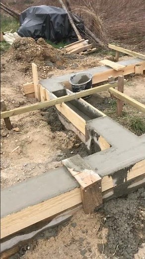 Wylany fundament pod ogrodzenie #adaogrodzeniastawia