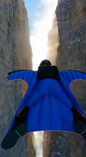 From Plane to Freefall – Epic Skydiving Journey