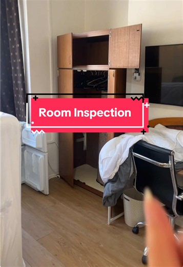 Room Inspection: Wear & Tear and Vinyl Click Laminate Flooring