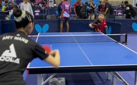 美國乒乓球隊Amy Wang對陣小孩哥